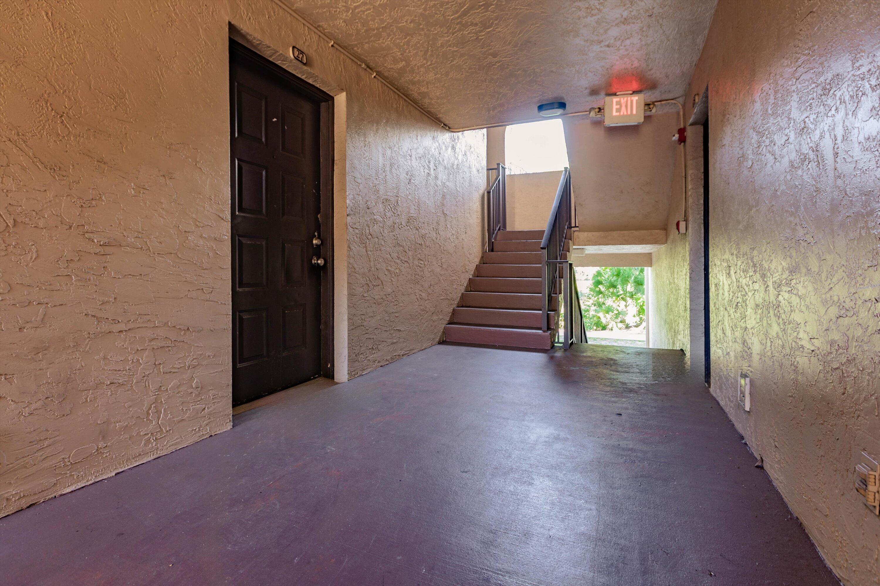 4521 West McNab Road, Unit 27 Pompano Beach, FL 33069 - Photo 4 of 16 04-Photo 004 (3)