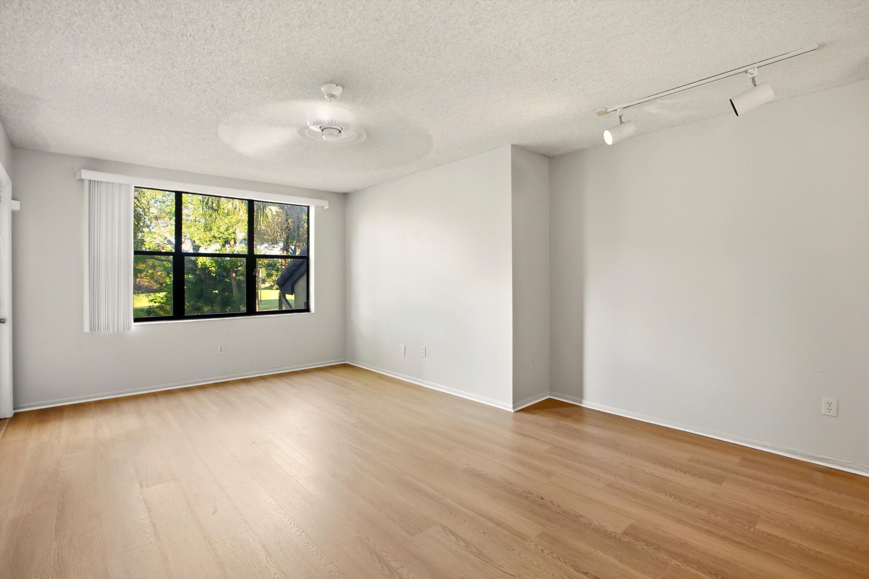 4521 West McNab Road, Unit 27 Pompano Beach, FL 33069 - Photo 8 of 16 08-Photo 008 (3)