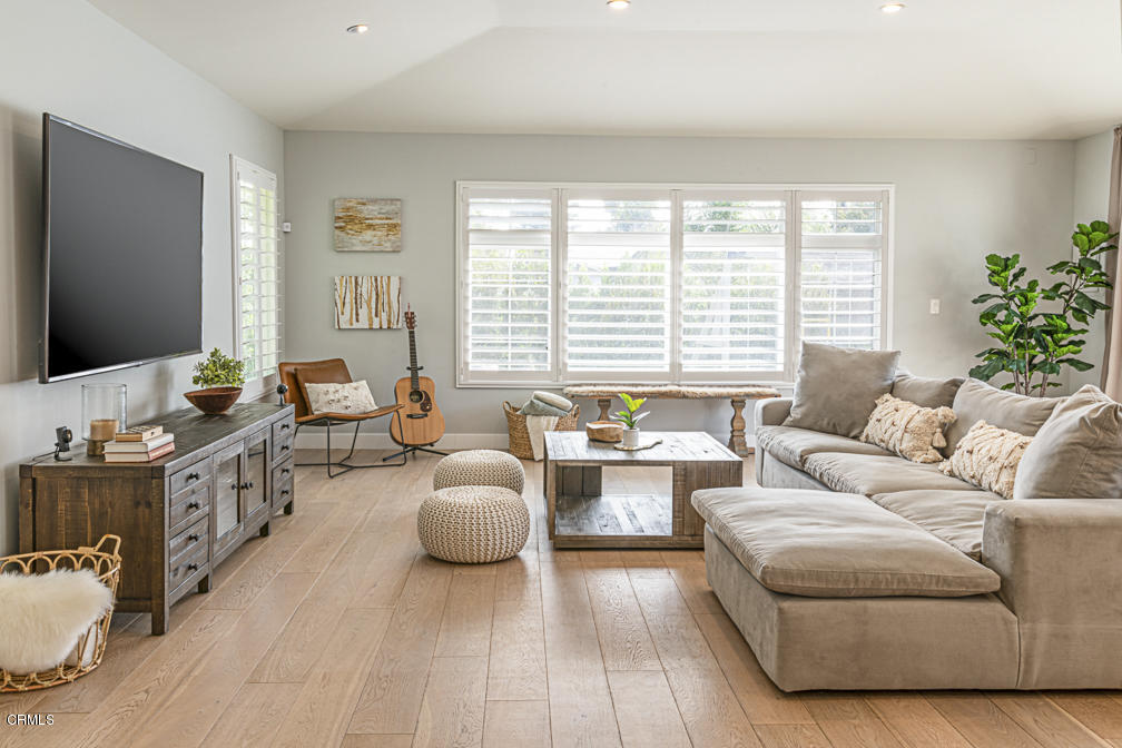 3710 Hampton Road Pasadena, CA 91107 - Photo 18 of 42 a living room with furniture and a flat screen tv