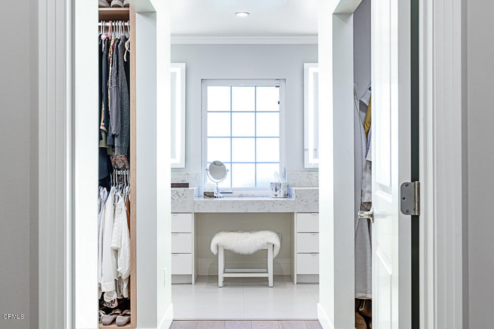 3710 Hampton Road Pasadena, CA 91107 - Photo 22 of 42 a dining room with furniture and window