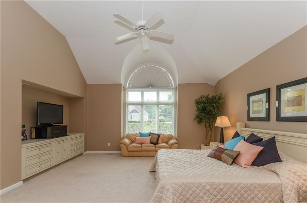 10748 Burning Ridge Lane Fishers, IN 46037 - Photo 12 of 24 Gallery Image 12