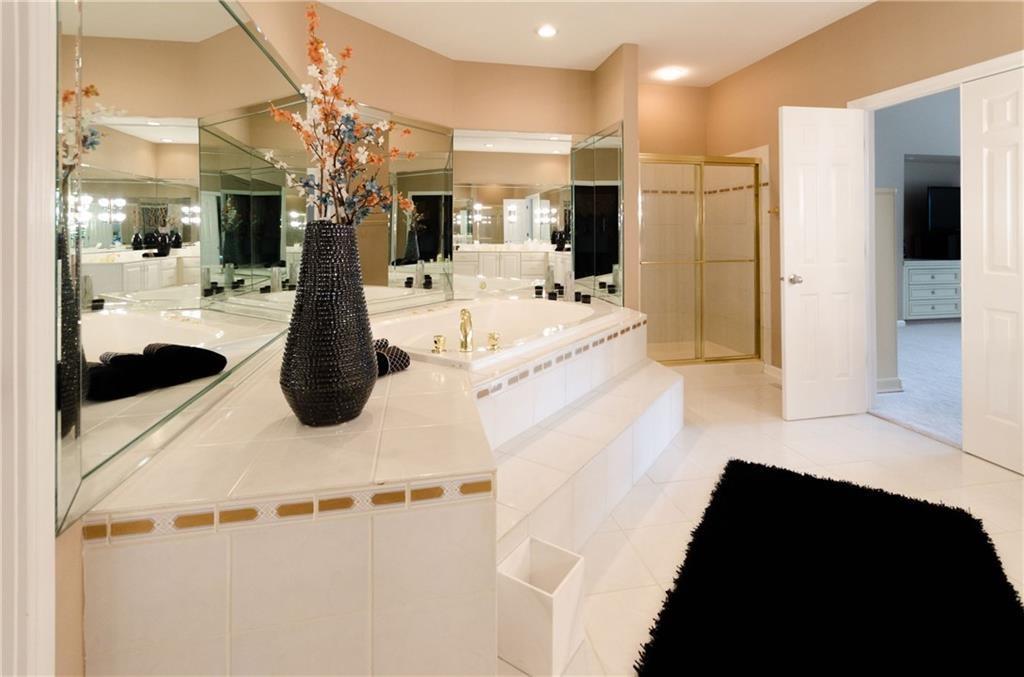 10748 Burning Ridge Lane Fishers, IN 46037 - Photo 13 of 24 Gallery Image 13