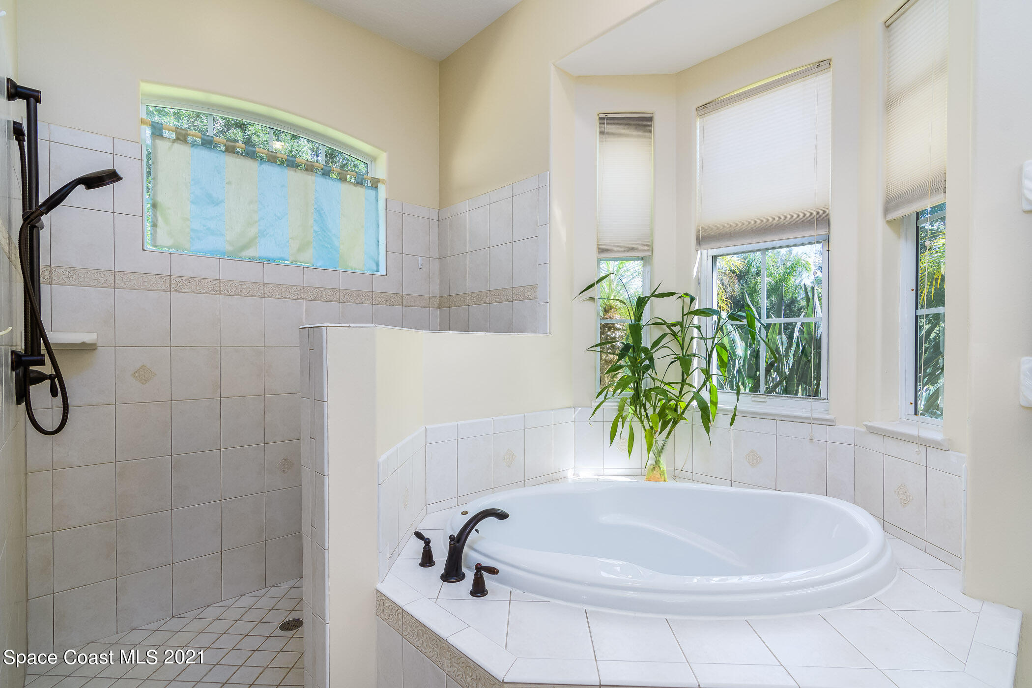 2360 Turtle Mound Road Melbourne, FL 32934 - Photo 21 of 62 Master bathroom