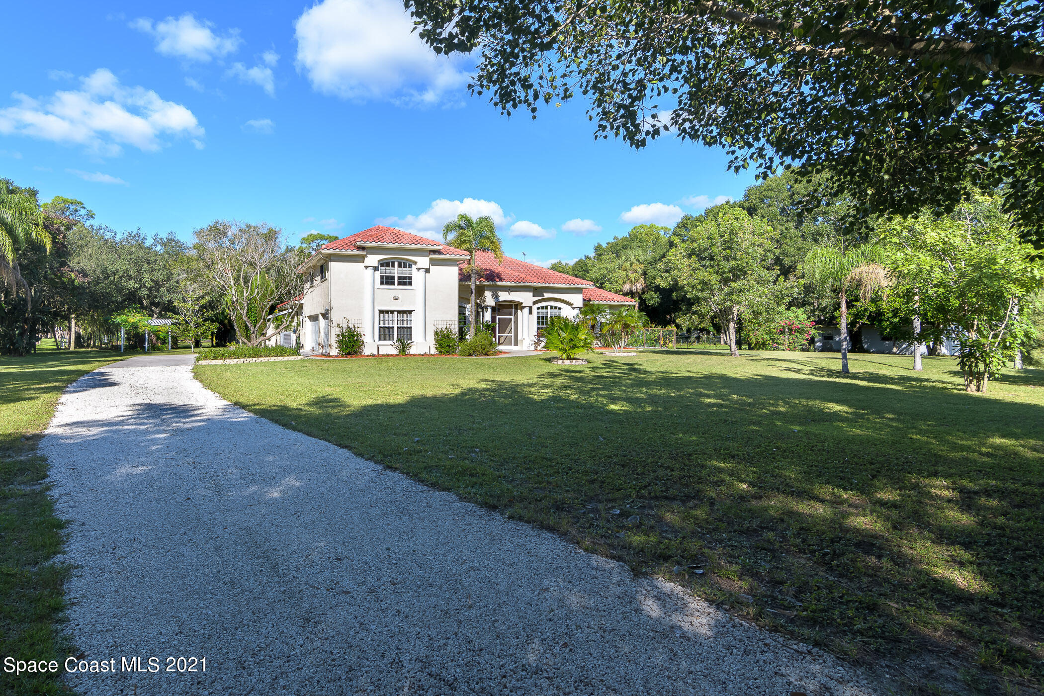 2360 Turtle Mound Road Melbourne, FL 32934 - Photo 47 of 62 Large driveway