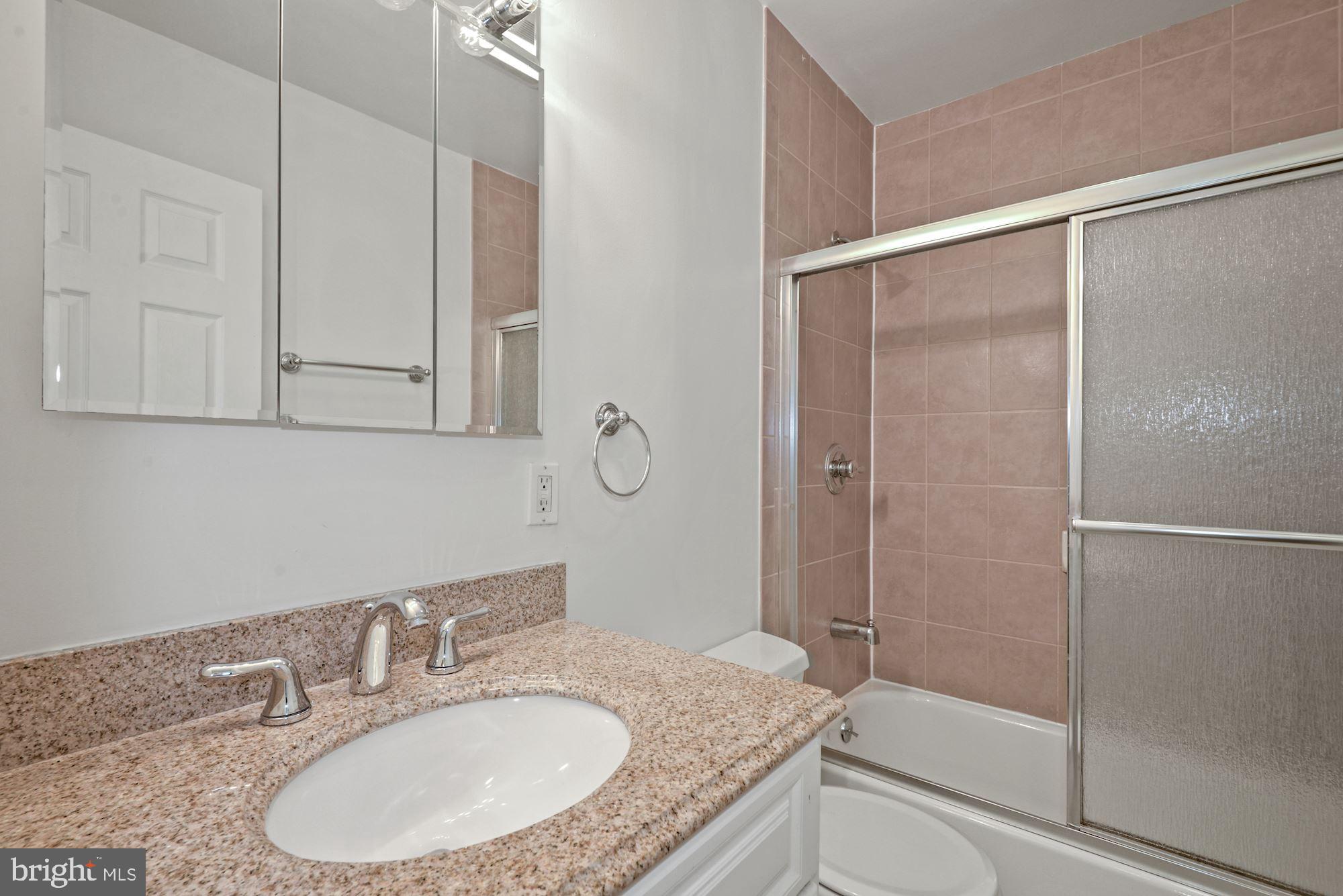 1305 P Street Northwest, Unit 1 Washington, DC 20005 - Photo 13 of 22 The bath