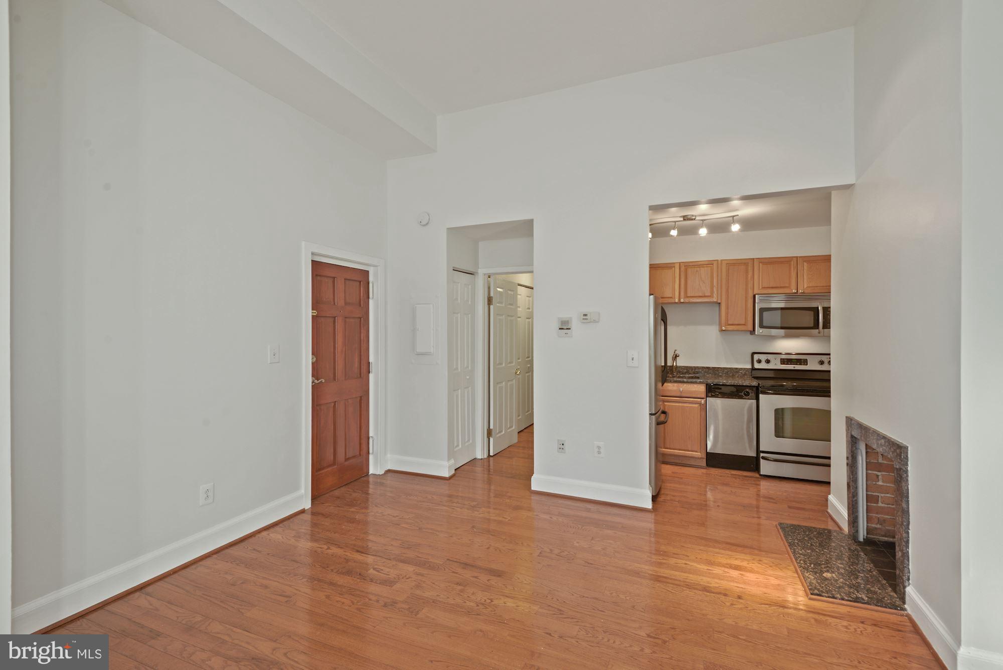 1305 P Street Northwest, Unit 1 Washington, DC 20005 - Photo 9 of 22 Open kitchen