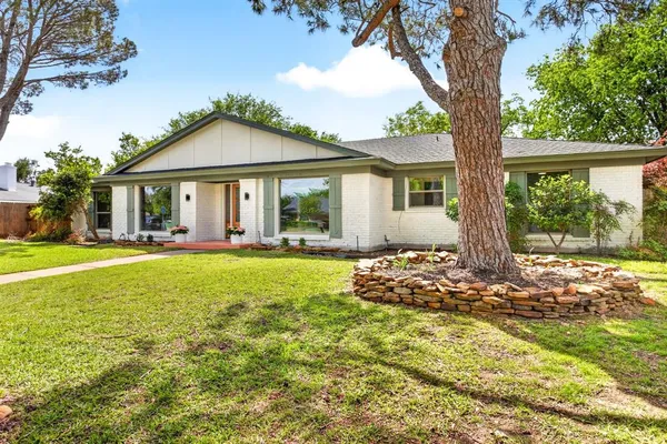 $825,000 | 4316 Winding Way, Benbrook, TX 76126