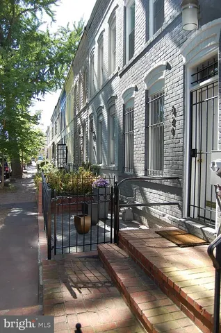 $3,000 | 624 14th Place Northeast, Washington, DC 20002