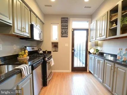 $3,000 | 624 14th Place Northeast, Washington, DC 20002