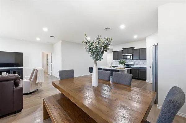 $281,990 | 1012 Grand Vw Drive, Ennis, TX 75119