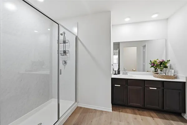 $281,990 | 1012 Grand Vw Drive, Ennis, TX 75119