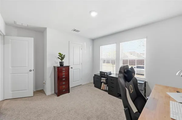 $281,990 | 1012 Grand Vw Drive, Ennis, TX 75119