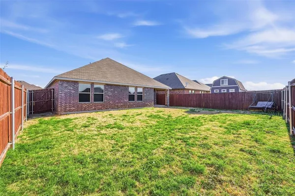 $281,990 | 1012 Grand Vw Drive, Ennis, TX 75119