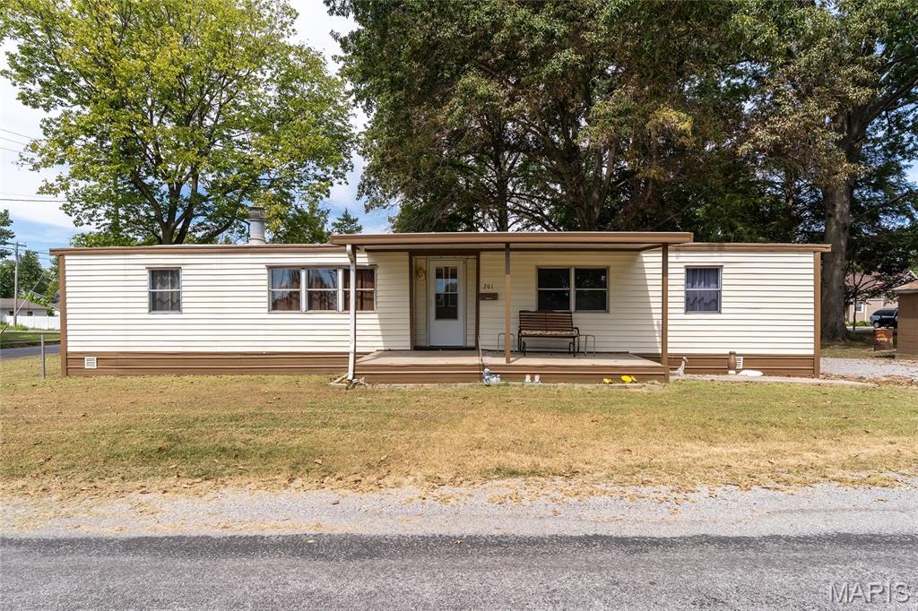 201 3rd Street Christopher, IL 62822 - Photo 2 of 30 Gallery Image 2
