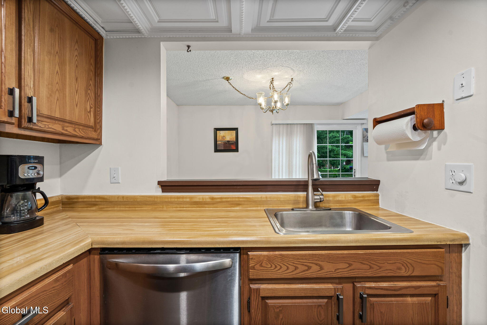 4 Oxford Road Bethlehem, NY 12159 - Photo 6 of 40 7-web-or-mls-4-oxford-rd