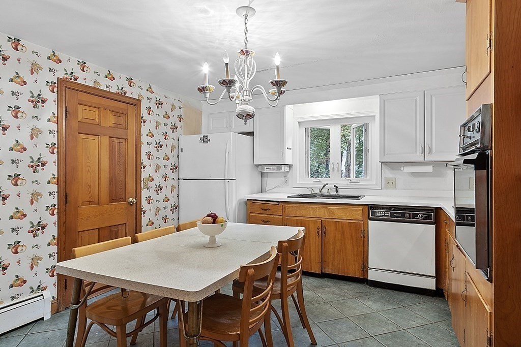 33 Barbara Road Sudbury, MA 01776 - Photo 14 of 35