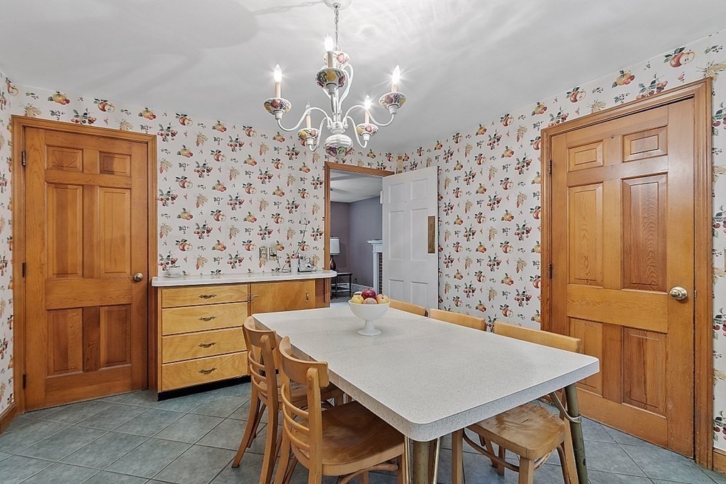 33 Barbara Road Sudbury, MA 01776 - Photo 16 of 35