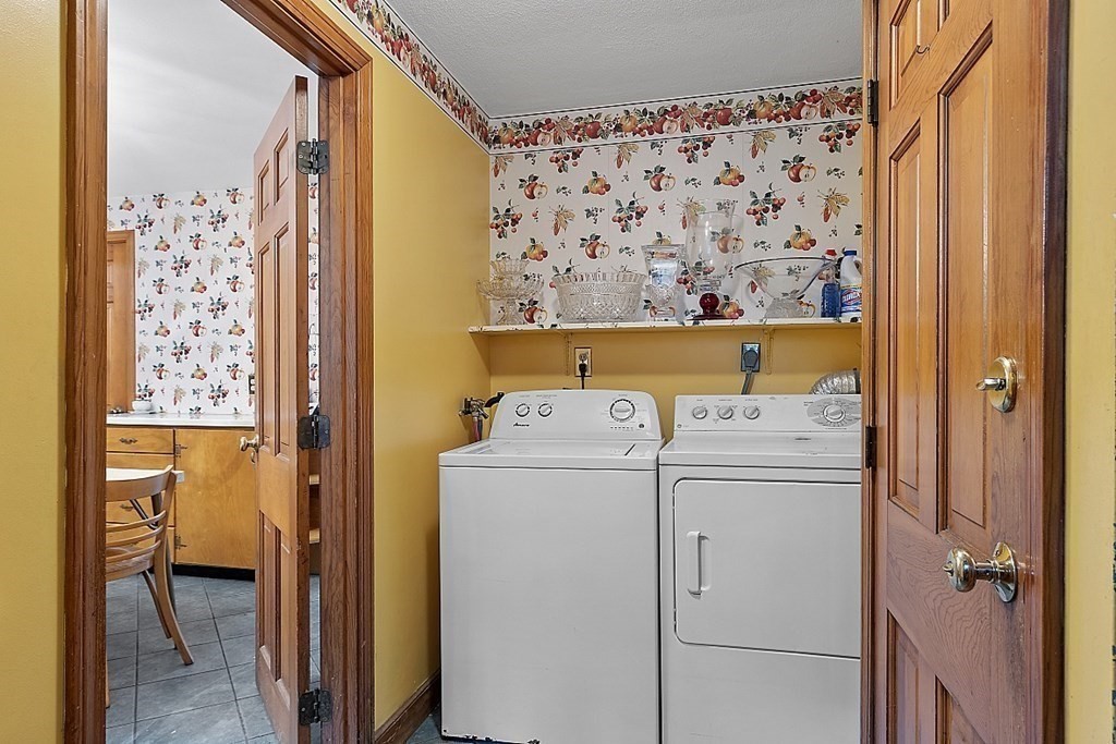 33 Barbara Road Sudbury, MA 01776 - Photo 17 of 35