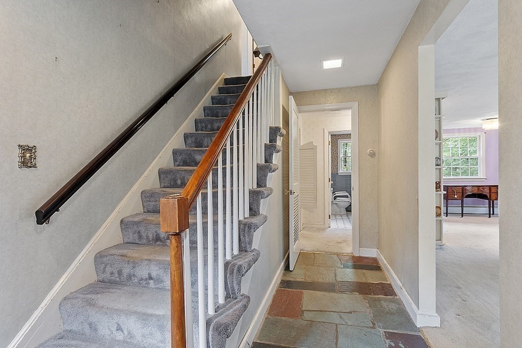 33 Barbara Road Sudbury, MA 01776 - Photo 23 of 35