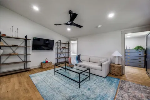 $346,500 | 203 Evans Street, Lake Bridgeport, TX 76426