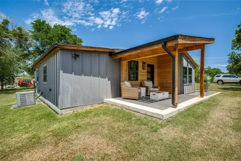 $346,500 | 203 Evans Street, Lake Bridgeport, TX 76426