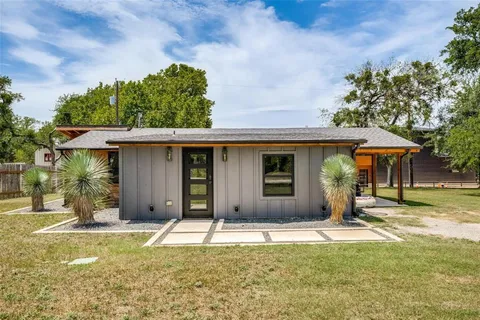 $346,500 | 203 Evans Street, Lake Bridgeport, TX 76426