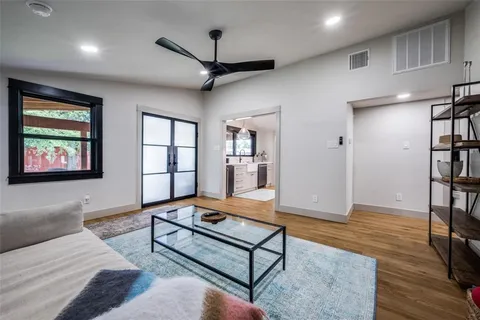 $346,500 | 203 Evans Street, Lake Bridgeport, TX 76426