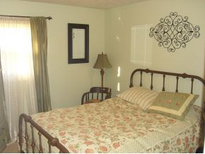 204 Eastern Star Road Kingsport, TN 37663 - Photo 21 of 24 middle bedroom