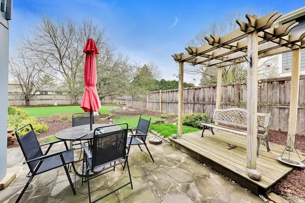 $500,000 | 127 West King Henry Court, Palatine, IL 60067