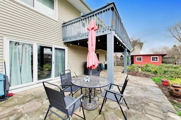 $500,000 | 127 West King Henry Court, Palatine, IL 60067