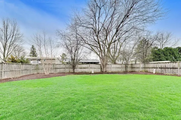 $500,000 | 127 West King Henry Court, Palatine, IL 60067