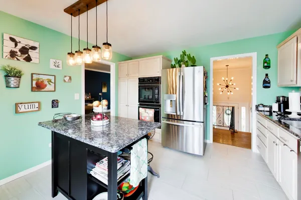 $500,000 | 127 West King Henry Court, Palatine, IL 60067