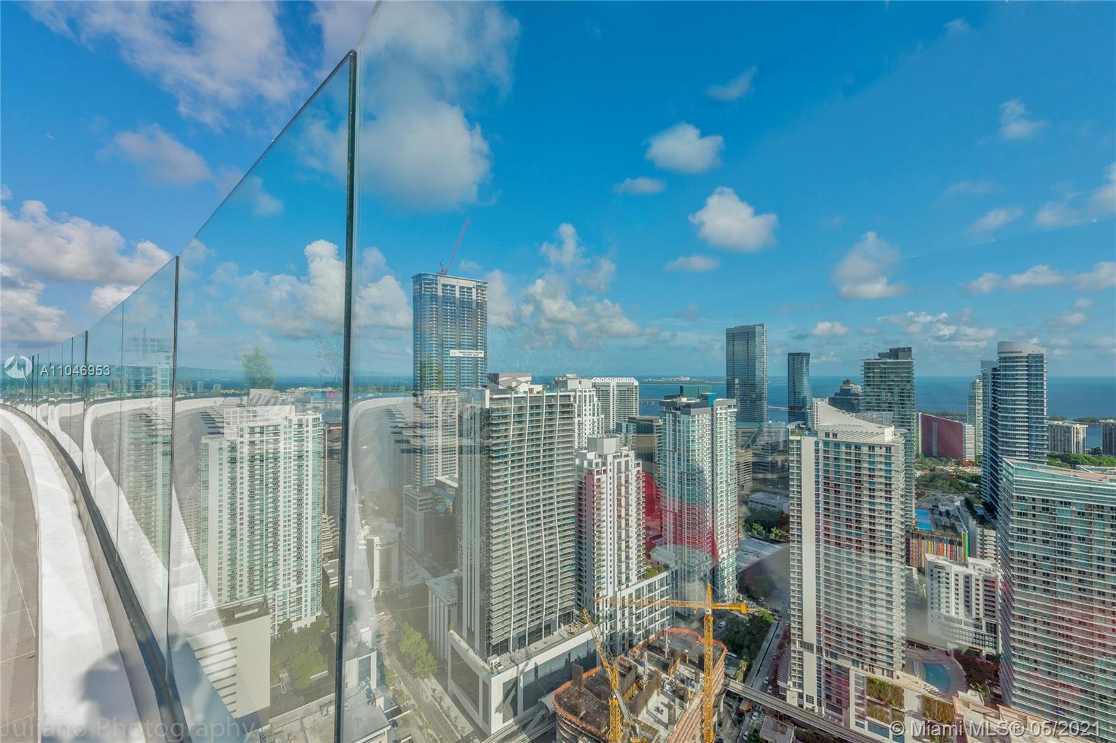 45 Southwest 9th Street, Unit 4204 Miami, FL 33130 - Photo 32 of 66 a view of a city from a corridor