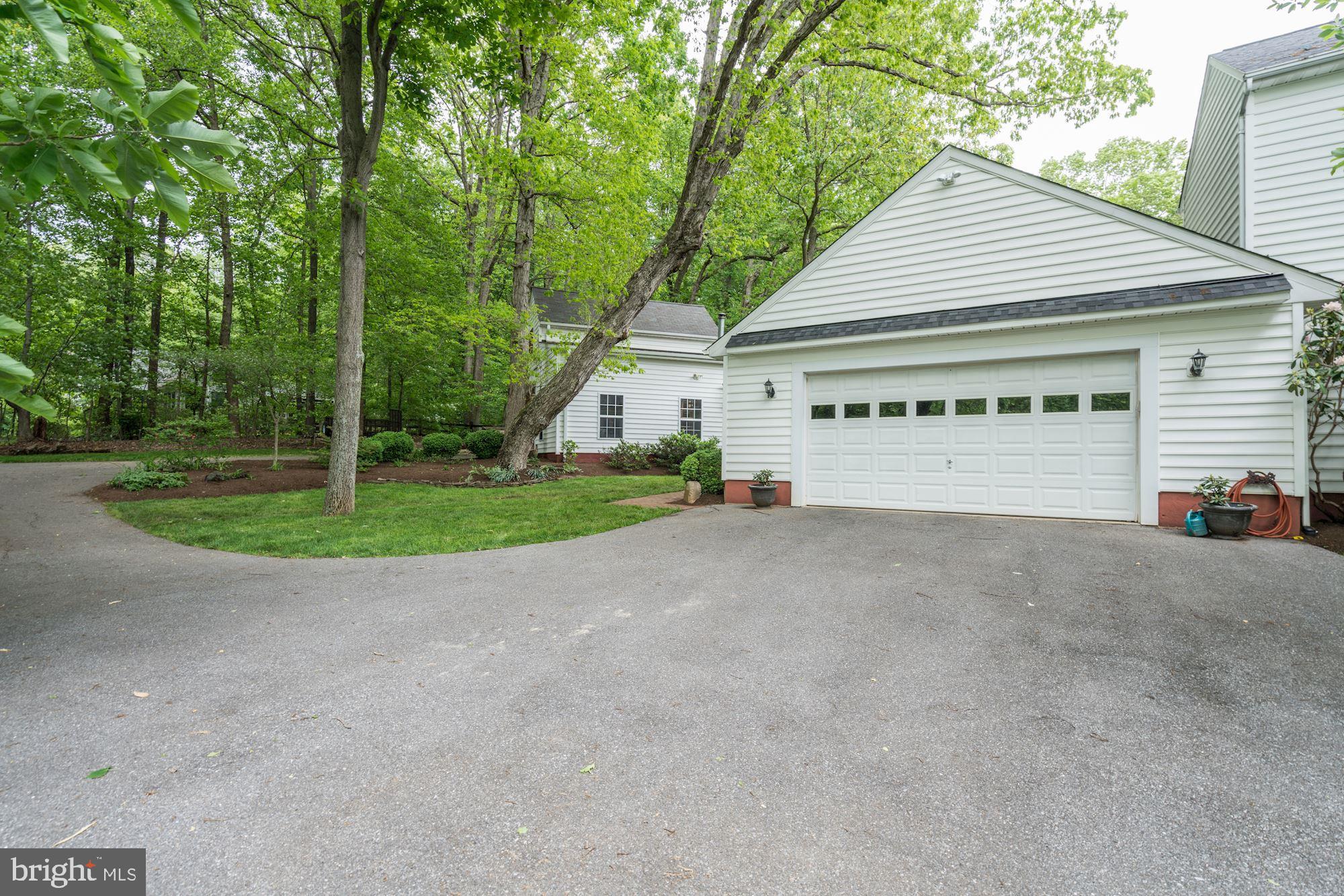5400 Griffith Road Laytonsville, MD 20882 - Photo 57 of 77 2 car garage