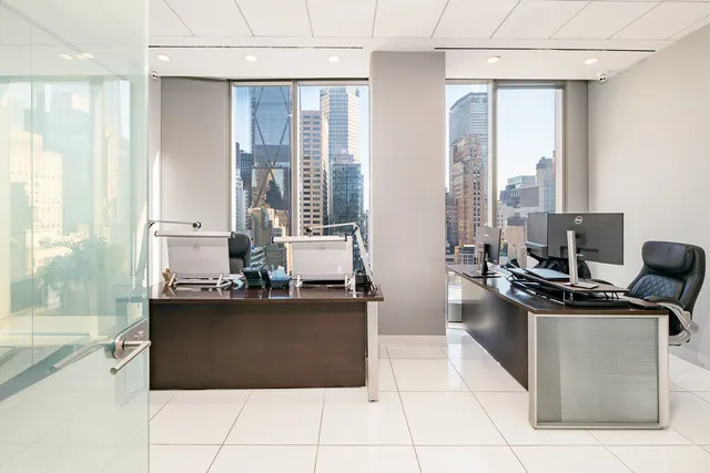 $4,375,000 | 50 West 47th Street, Unit 2007 | Midtown Central