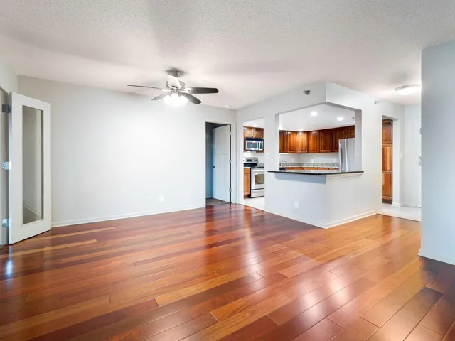 $465,000 | 20 Northeast 2nd Street, Unit P2501, Minneapolis, MN 55413