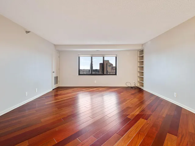 $465,000 | 20 Northeast 2nd Street, Unit P2501, Minneapolis, MN 55413