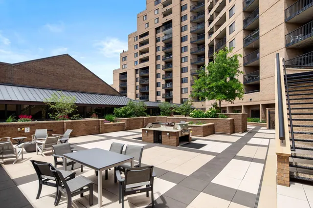 $465,000 | 20 Northeast 2nd Street, Unit P2501, Minneapolis, MN 55413