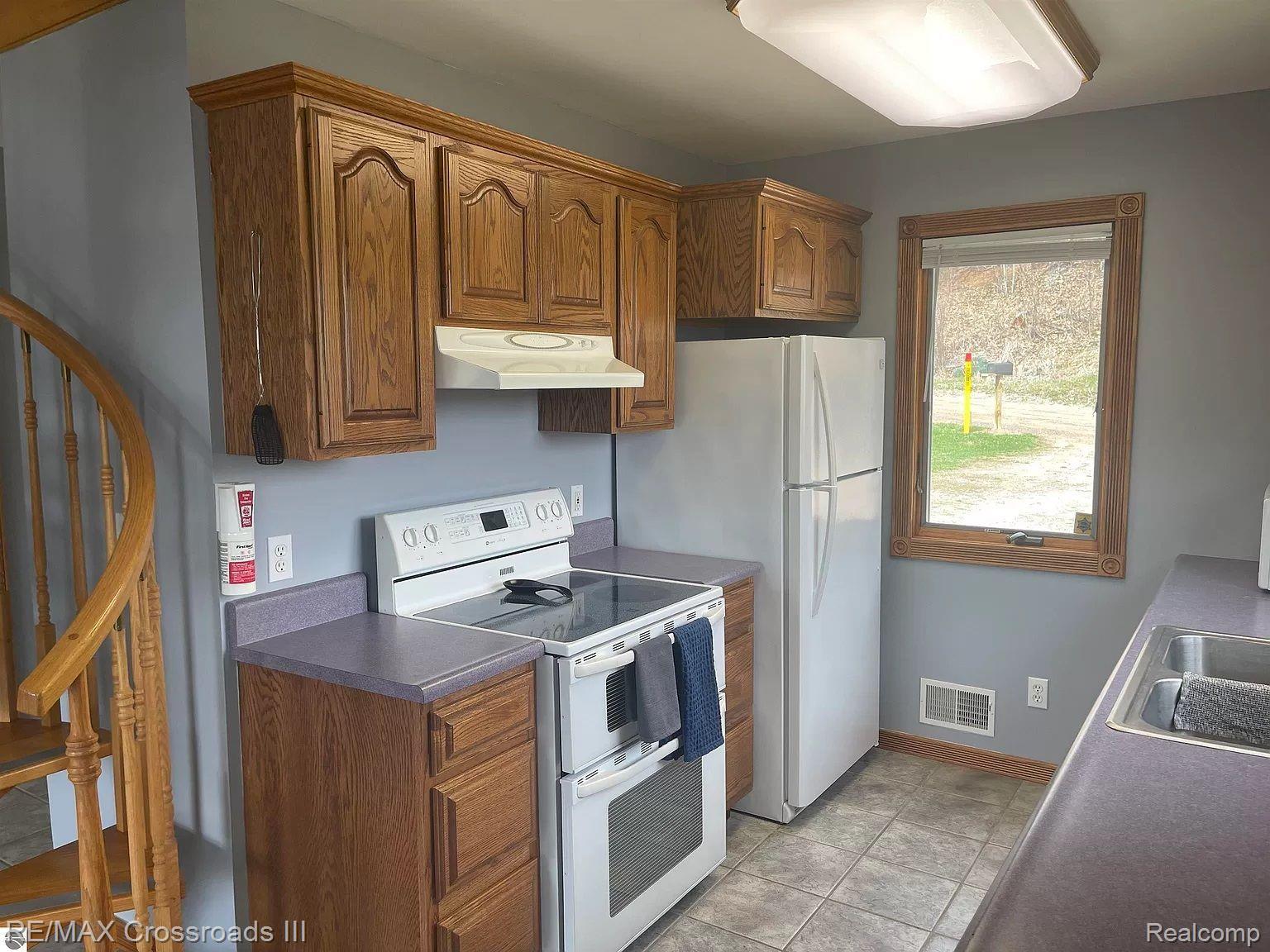 7527 Cove Road Hale, MI 48739 - Photo 7 of 12