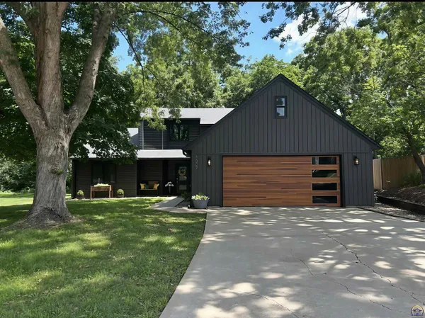 $359,900 | 3007 Creekwood Drive, Lawrence, KS 66049