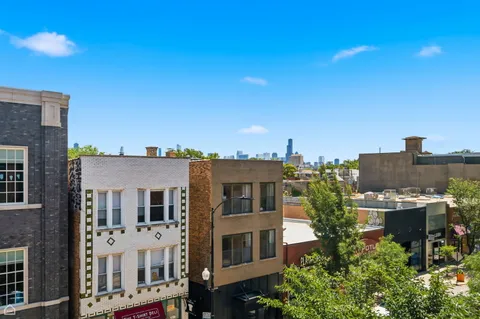 $489,000 | 1728 North Damen Avenue, Unit 309, Chicago, IL 60647