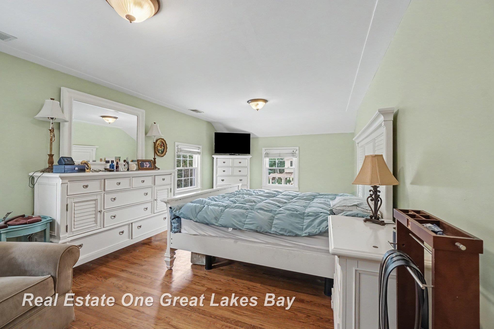 1510 Helen Street Bay City, MI 48708 - Photo 14 of 26 50213358-3e442be4-8b8d-4658-8213-be2769e61859.JPG