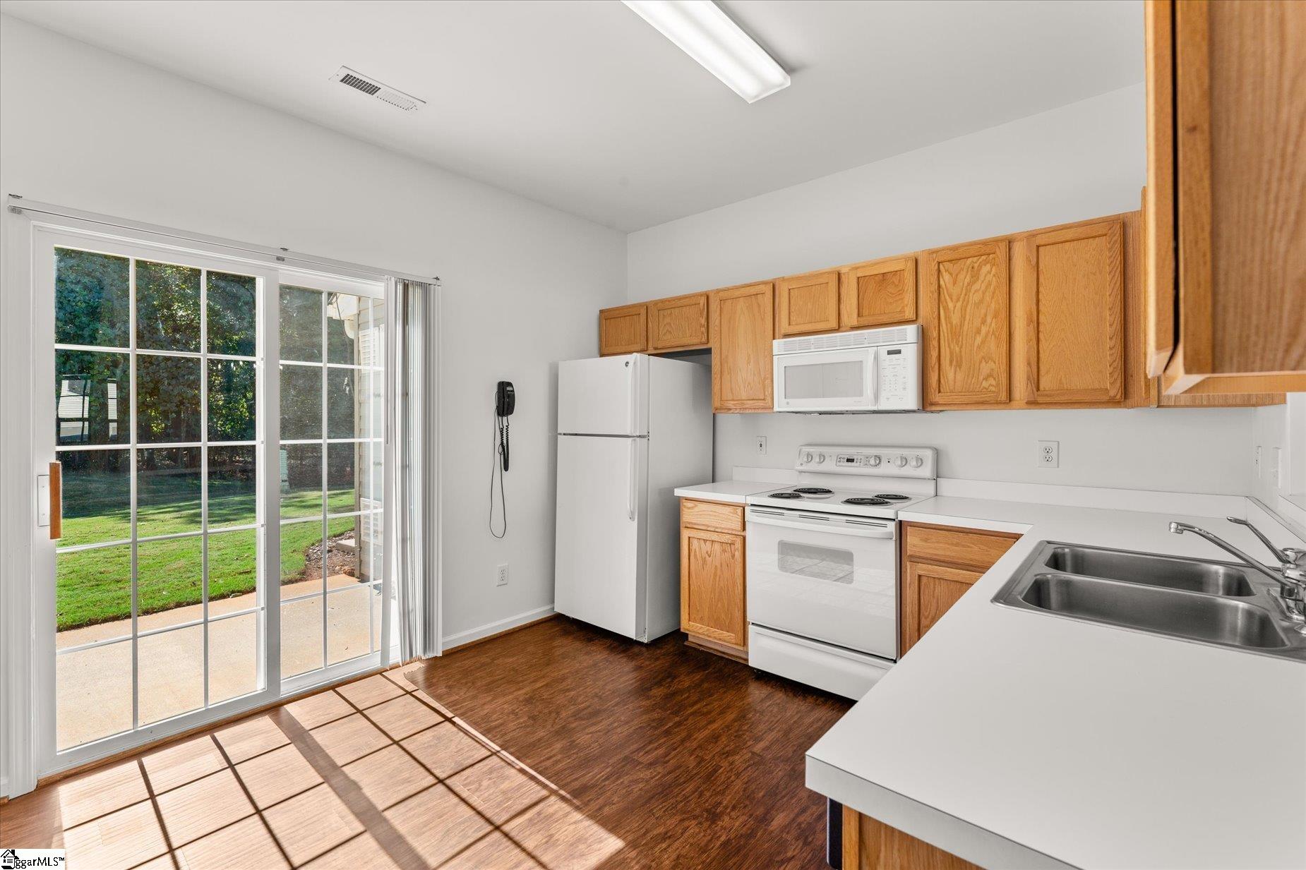 553 Waterbrook Drive Greenville, SC 29607 - Photo 10 of 22 Gallery Image 10