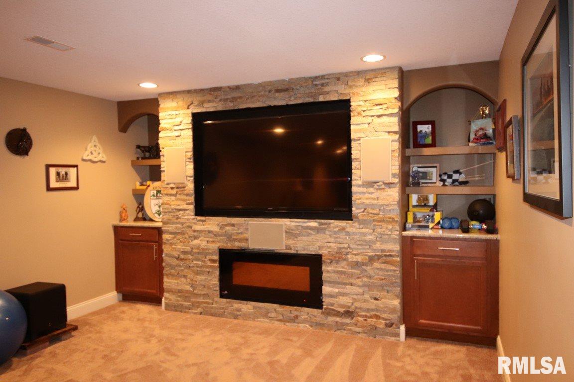 1504 Kingsbury Road Washington, IL 61571 - Photo 22 of 34 Gallery Image 22