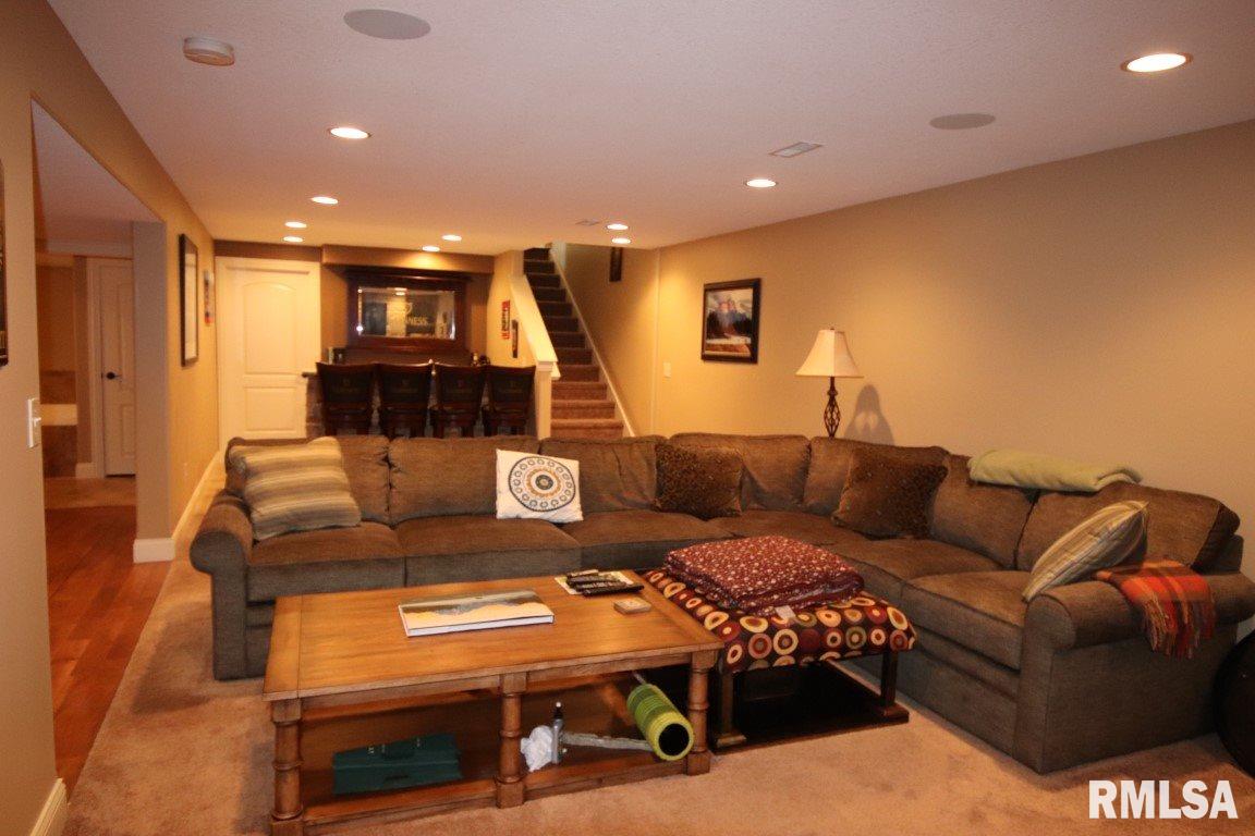 1504 Kingsbury Road Washington, IL 61571 - Photo 23 of 34 Gallery Image 23