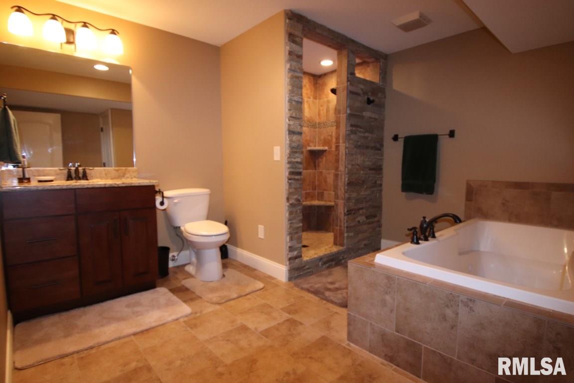 1504 Kingsbury Road Washington, IL 61571 - Photo 25 of 34 Gallery Image 25