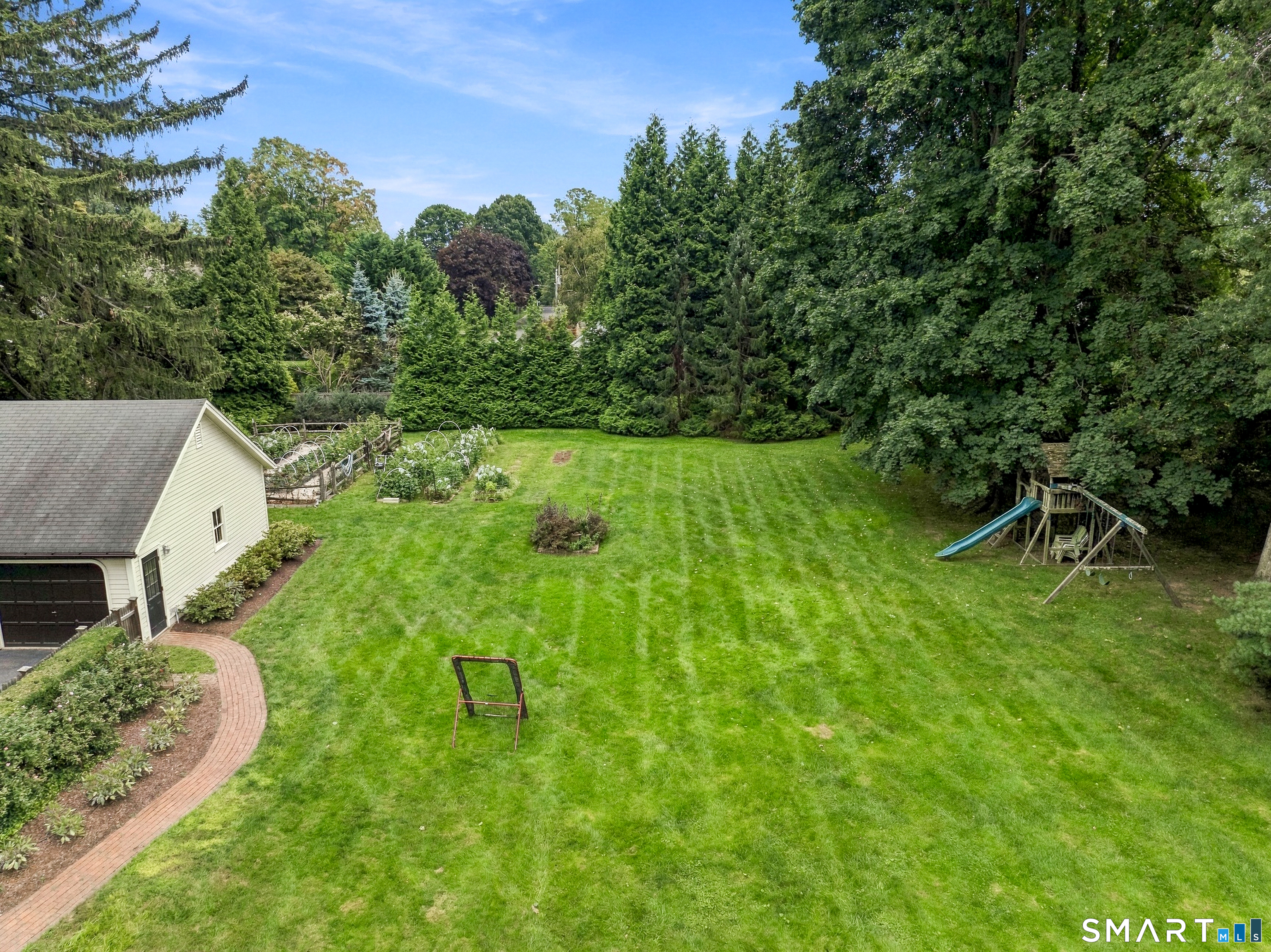 415 Old Post Road Fairfield, CT 06824 - Photo 36 of 40 Gallery Image 36