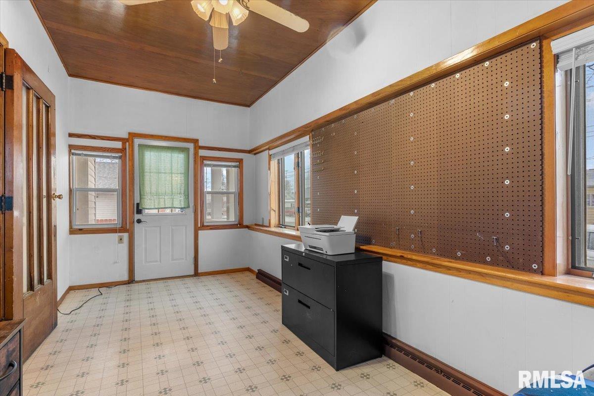 207 South Springfield Street Auburn, IL 62615 - Photo 14 of 25