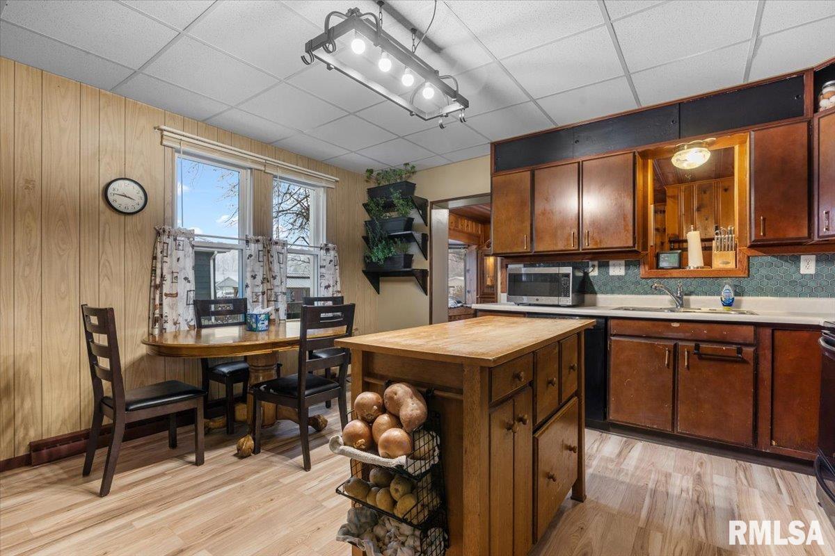 207 South Springfield Street Auburn, IL 62615 - Photo 8 of 25