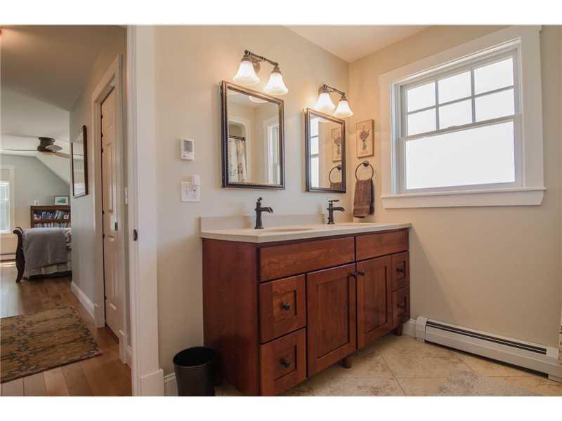 99 Webster Road Freeport, ME 04032 - Photo 20 of 34 Master Bath/Spa.
